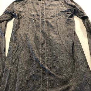 Lululemon long-sleeve fun shirt Sz 6